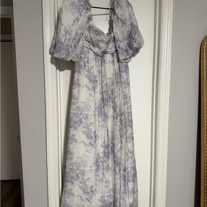 Chic Floral Maxi Dress in Blue and White